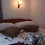 Hotel Holiday 3* Σαράντα