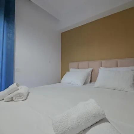 ホテル Hotel Holiday 3*