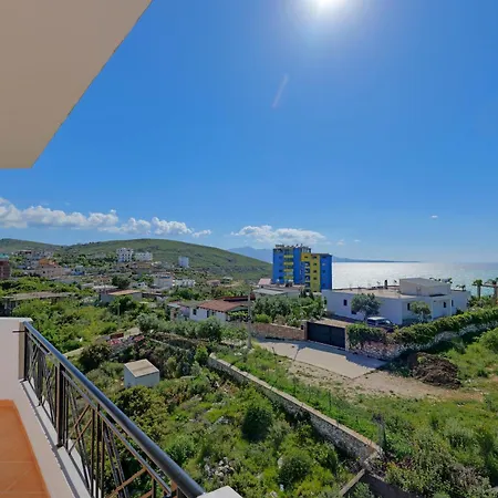 ホテル Hotel Holiday Sarandë