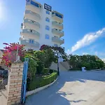 Szálloda Hotel Holiday 3*
