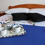 호텔 Hotel Holiday 3*