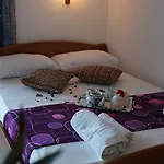 호텔 Hotel Holiday 3*