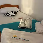 Hotel Holiday 호텔 3*