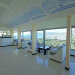 Hotel Holiday 호텔
