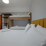 호텔 Hotel Holiday