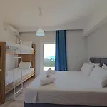 Hotel Holiday 호텔 3*
