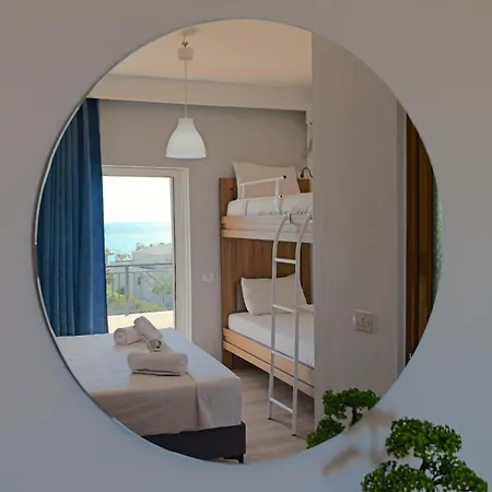 Hotel Holiday ساراندا