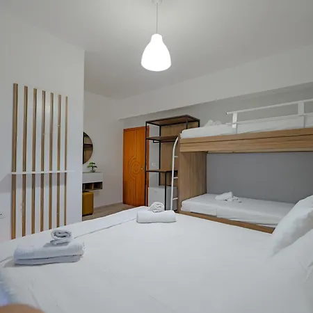 فندق Hotel Holiday 3*
