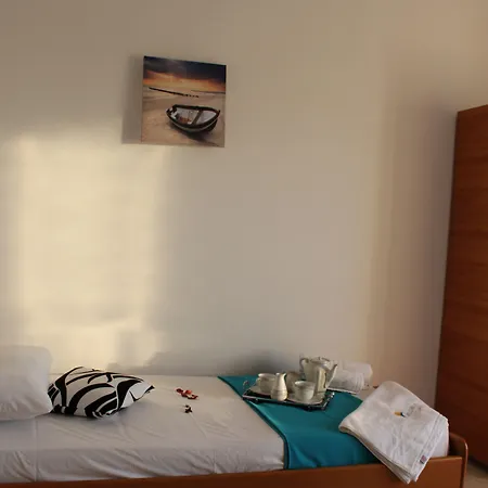 Atlantik Hotel 3* Sarandë