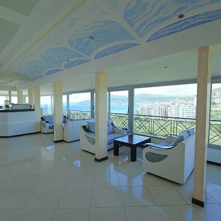 Hotel Holiday فندق