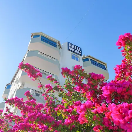 فندق Hotel Holiday 3*