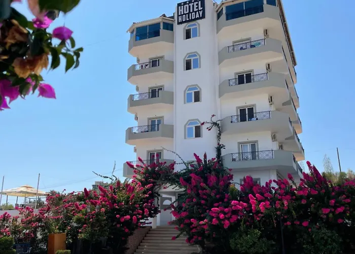 Hotel Holiday 3* Saranda