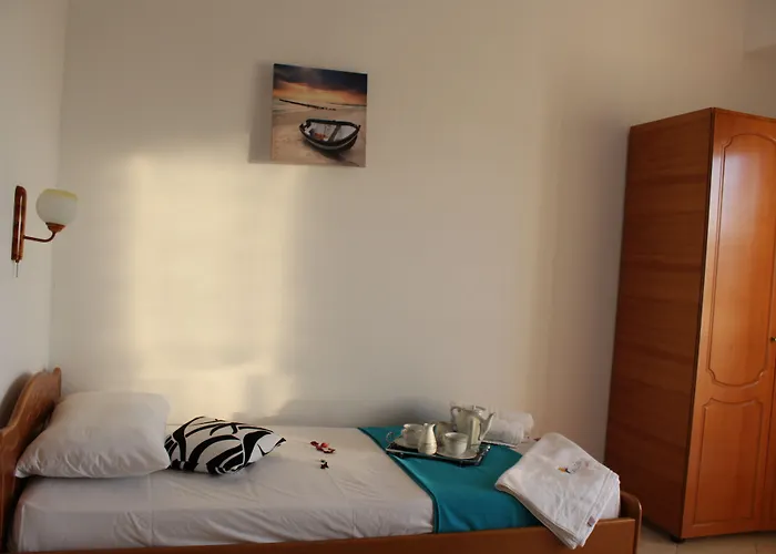 Hotel Holiday 3* Sarandë
