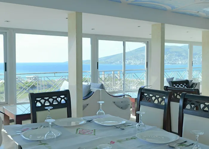 Otel Hotel Holiday 3*
