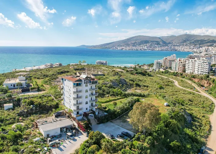 Hotel Holiday 3* Saranda
